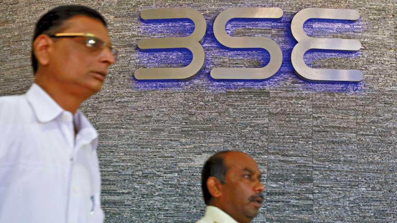 投資印度宜股債並行