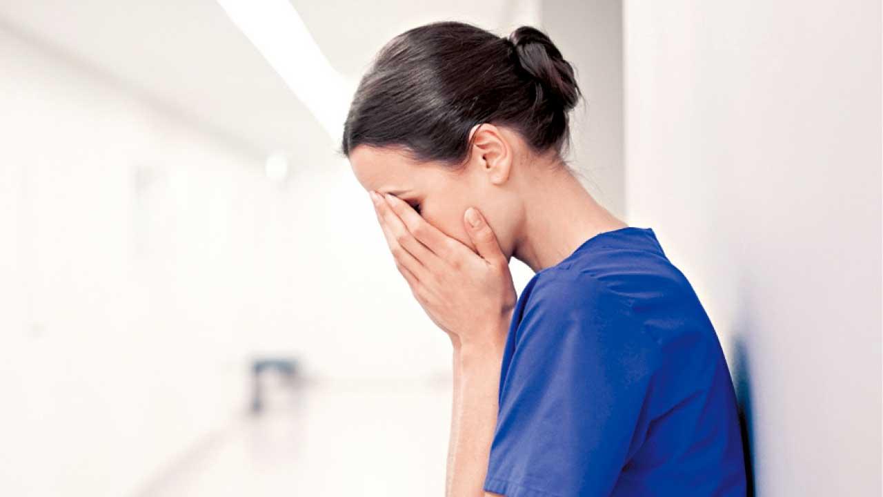 看見醫護的眼淚