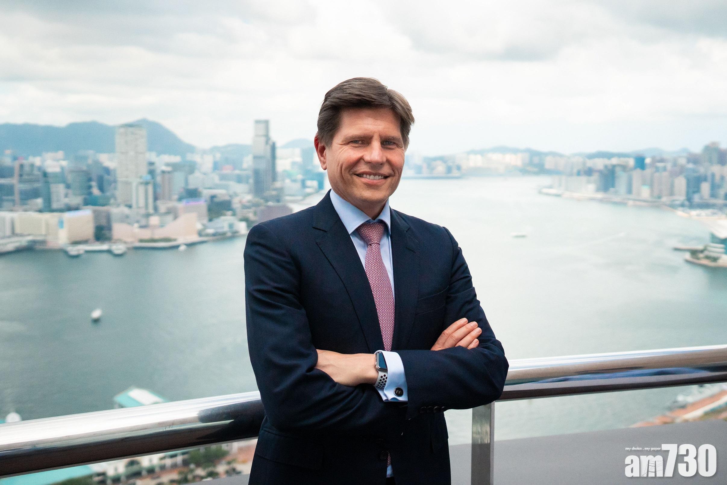 港交所行政總裁歐冠昇（Nicolas Aguzin）在瑞士達沃斯世界經濟論壇中受訪時認同港股「無疑接近投降式拋售的時點」（without a doubt we are closer to a capitulation point），利率上升、多地引爆地緣政治衝突以及對中國經濟增長的擔憂，令市場對港股缺乏信念(lack of conviction)，造成了投資者拋售的環境。（資料圖片）