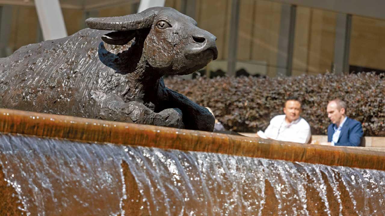 本報統計｜長線買家投降！中資股ETF走資 半月縮15%