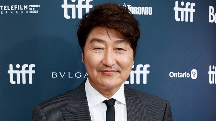 康城影帝宋康昊首演劇集《逆貧大叔》變身國家英雄