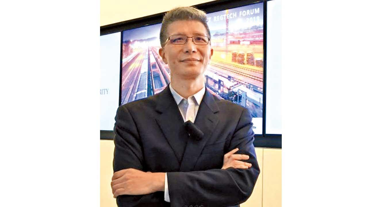 股跌方知年金好