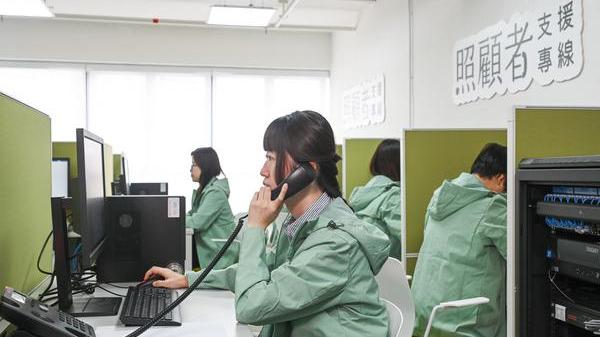 照顧者支援專線運作4個月接過萬來電　介入8宗危機