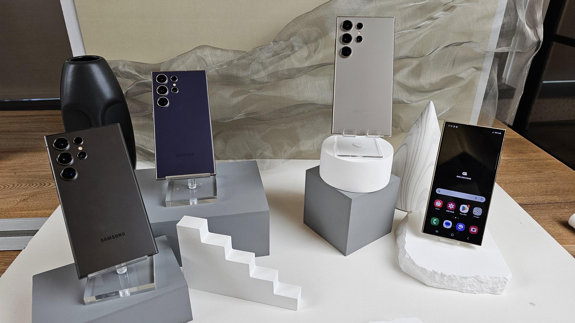 Samsung S24速玩丨搭載Galaxy AI 打電話即翻譯 筆記與錄音秒變摘要 手機P圖新玩法 Galaxy S24 S24+ S24 Ultra搶先睇