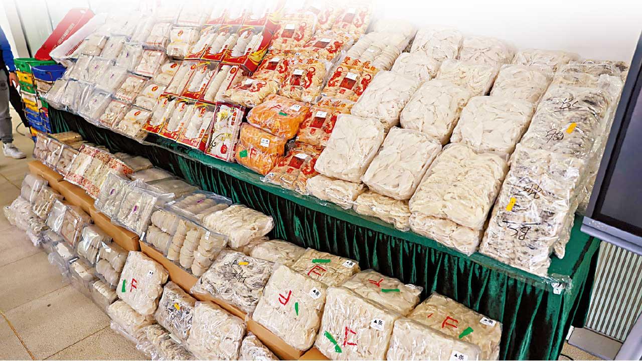 大型膠籃空隙藏950萬元燕窩 65歲北上貨車司機涉走私被捕