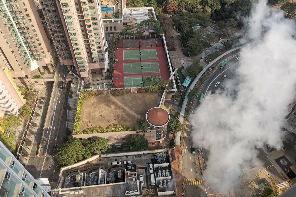 青衣牙鷹洲街變電站下午冒煙懷疑爆炸。(網民Sandy Yeung@FB群組「我們都是長安邨民! :D」)