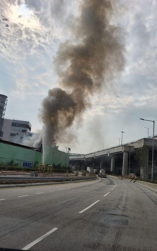屯門醫管局蝴蝶灣洗衣場火警　濃煙席捲半空