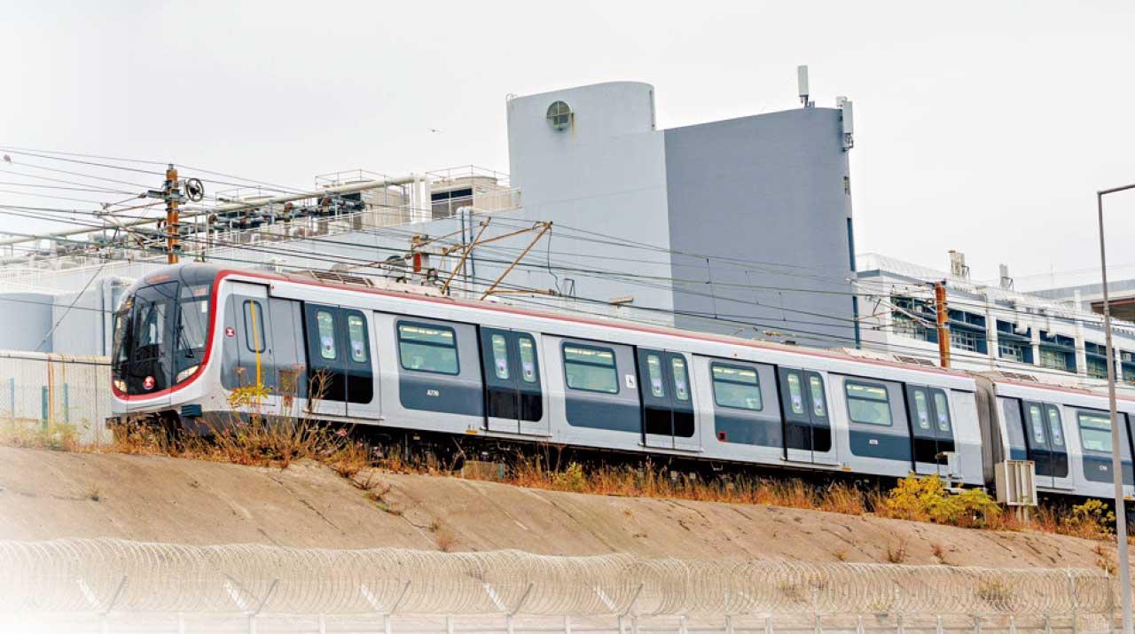 國產Q-Train服務港島綫 逾百鐵路迷率先試搭新車
