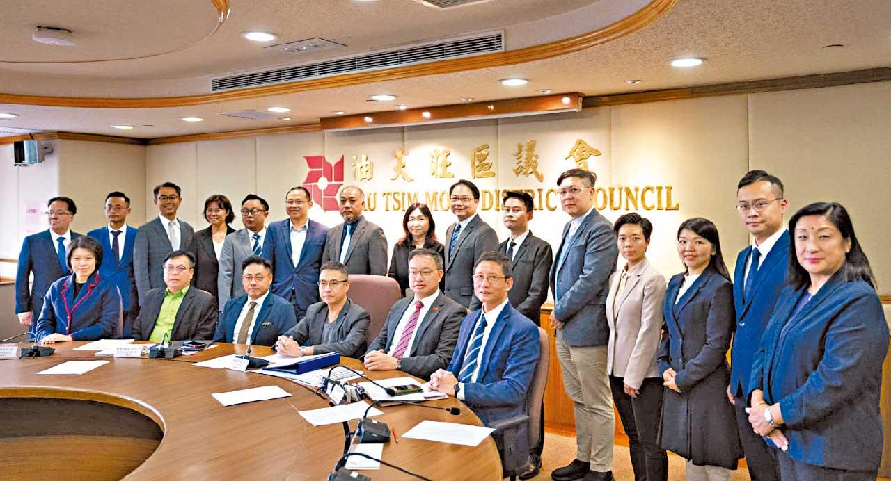 區會開鑼 出招撐經濟 尖咀夜繽紛推霓虹栢麗大道