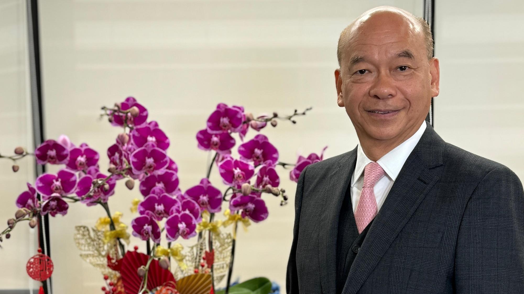 中原地產亞太區副主席兼住宅部總裁陳永傑認為，若政府短期內無進一步減辣或樓市刺激措施，料樓價跌勢持續。