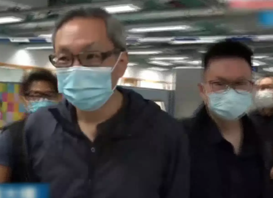 控方傳召首名從犯證人、《壹傳媒》前行政總裁張劍虹(左)出庭作供(資料影片)