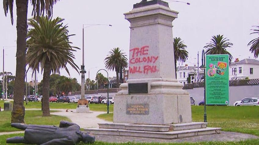 澳洲墨爾本的庫克船長雕像被破壞及噴漆。(網上圖片)