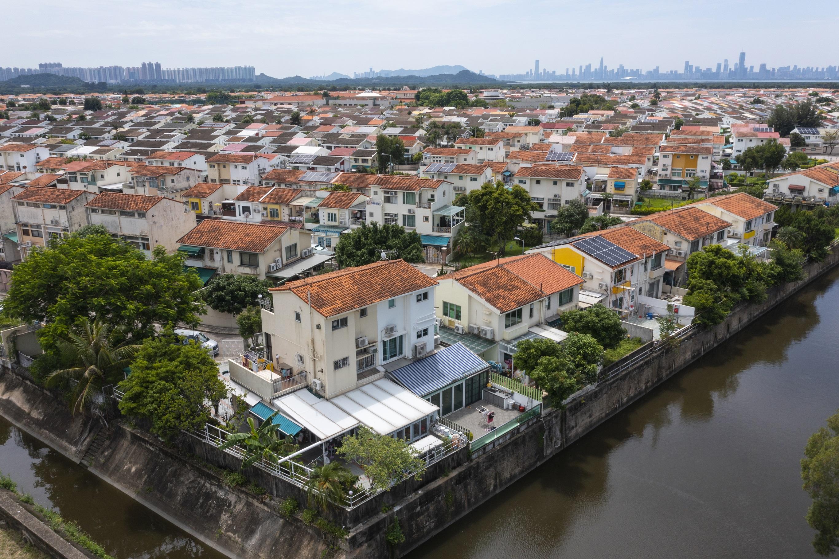 錦繡花園單號屋「意頭價」獲外區客承接 呎價1萬水平｜二手樓成交