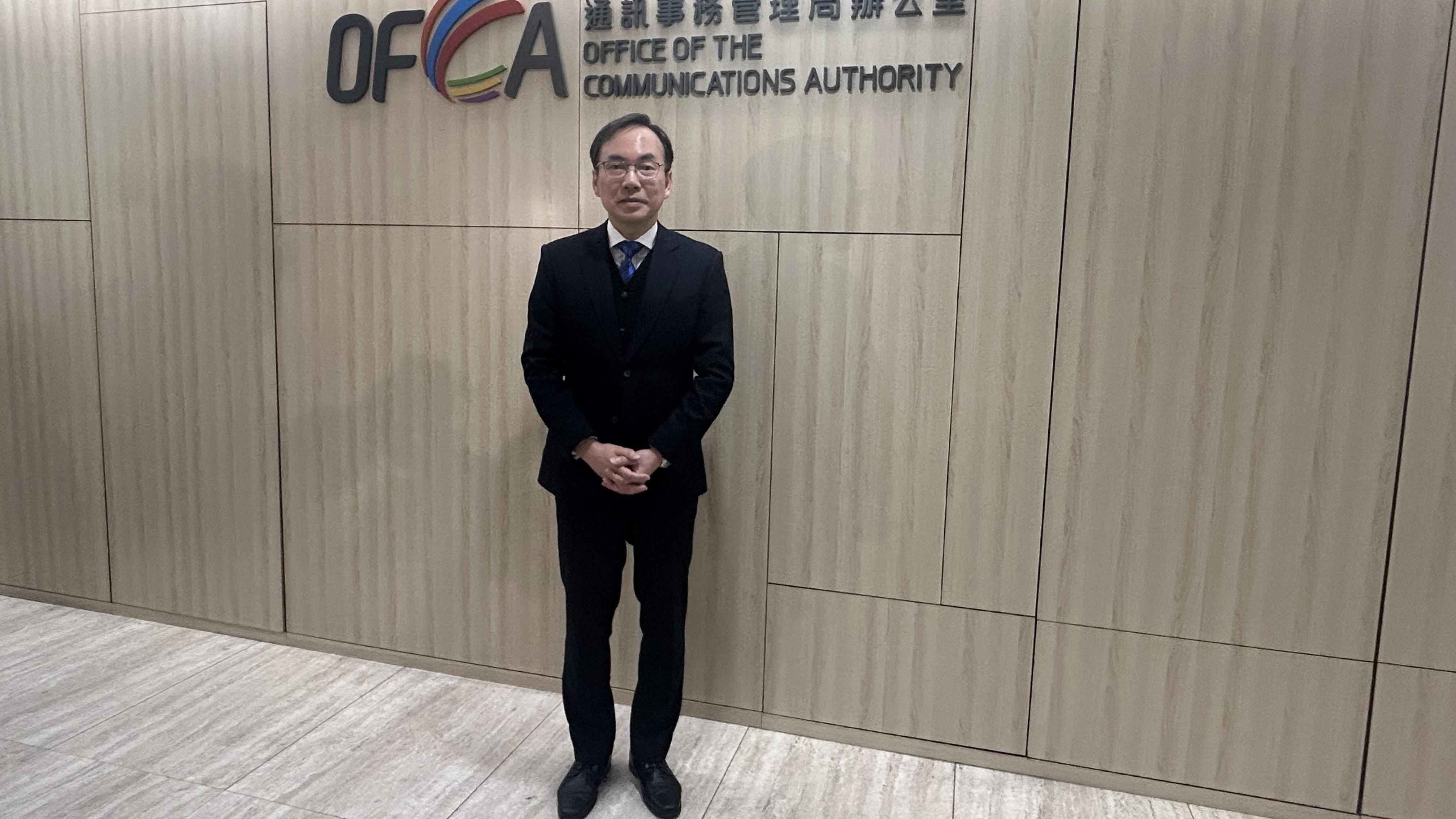 通訊辦通訊事務總監梁仲賢總結去年打擊電騙的工作。(朱慧恩攝)