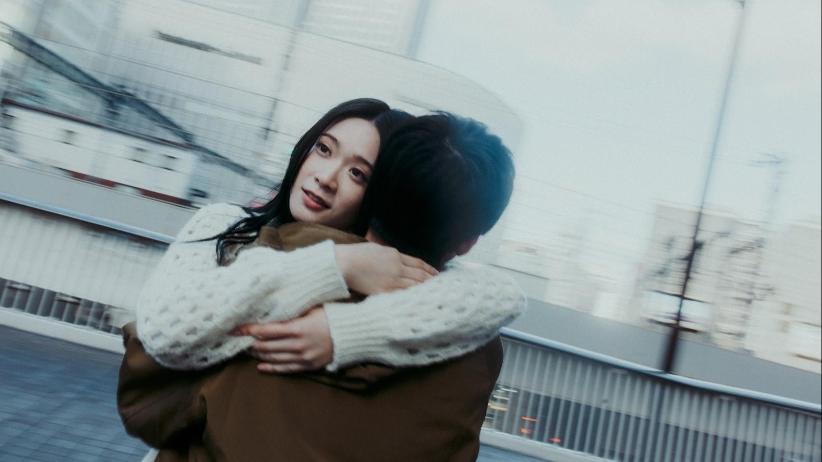 雲浩影分手後首派台《回憶半分鐘》 大阪拍MV感觸：男朋友走了