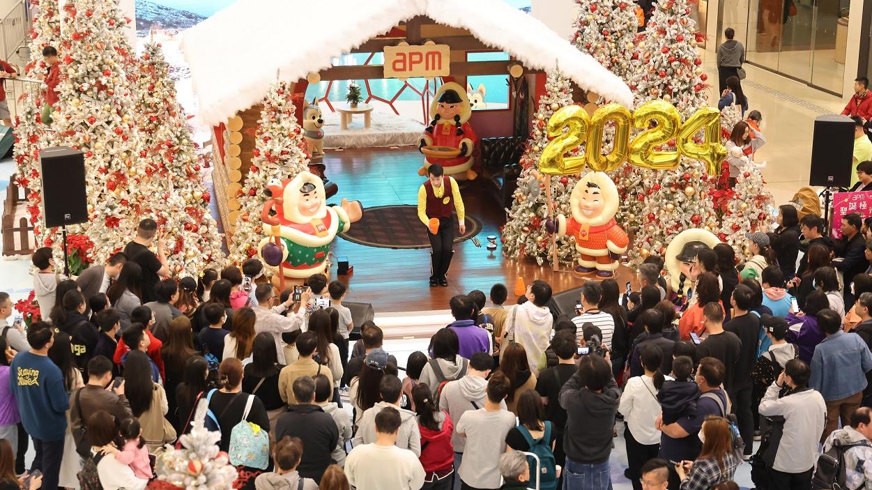 新地15大商場除夕元旦假期人流營業額升兩成 料明年消費市場穩步回暖