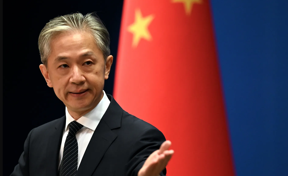 外交部發言人汪文斌今日（22日）主持例行記者會，有外媒記者問及如何評論國際人才對赴港工作、生活望而卻步，甚至出現人才離港潮。汪文斌批評有關言論毫無依據，無視香港繼續成為國際人才聚集高地的事實。（路透社資料圖片）