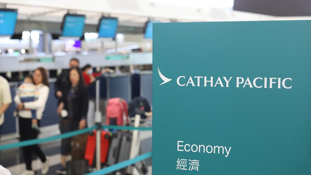 國泰航空要在月底前向民航處就取消航班一事交報告。(羅錦鴻攝)