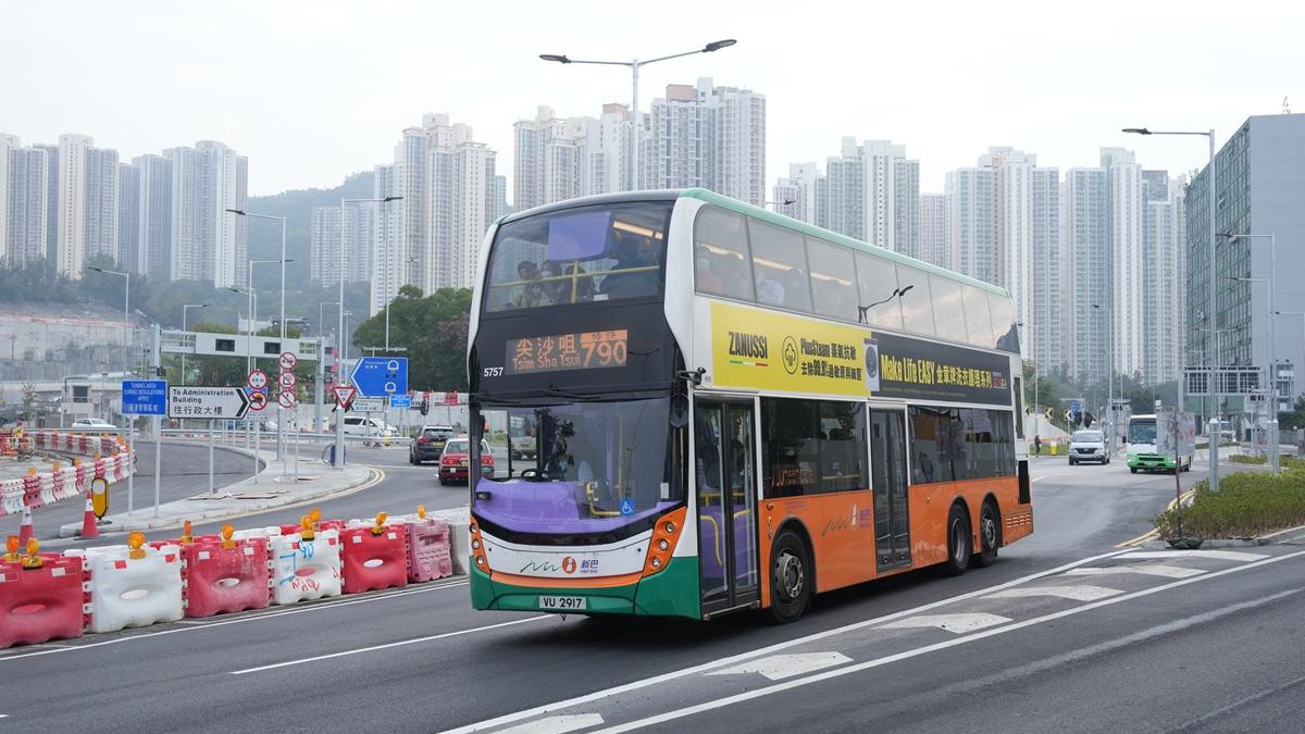 城巴多條服務日出康城的特快路線，在將藍隧道通車後相繼投入服務。(資料圖片／陳奕釗攝)
