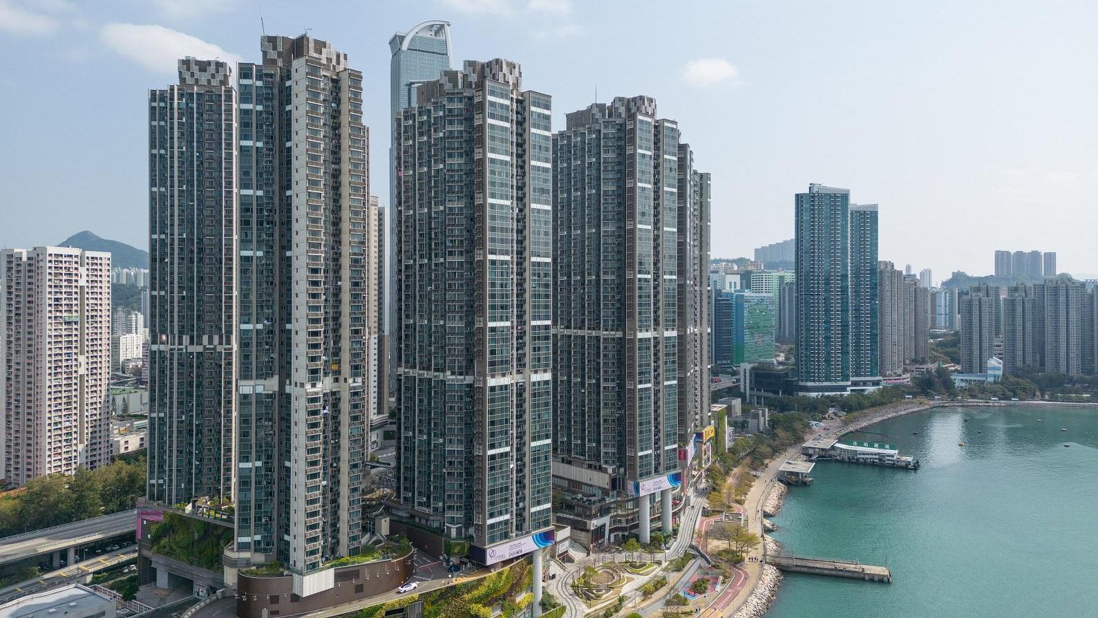 荃灣海之戀第7座位處大單邊，最新錄中層一房海景戶以752萬元易主，較同類高位回落18%。