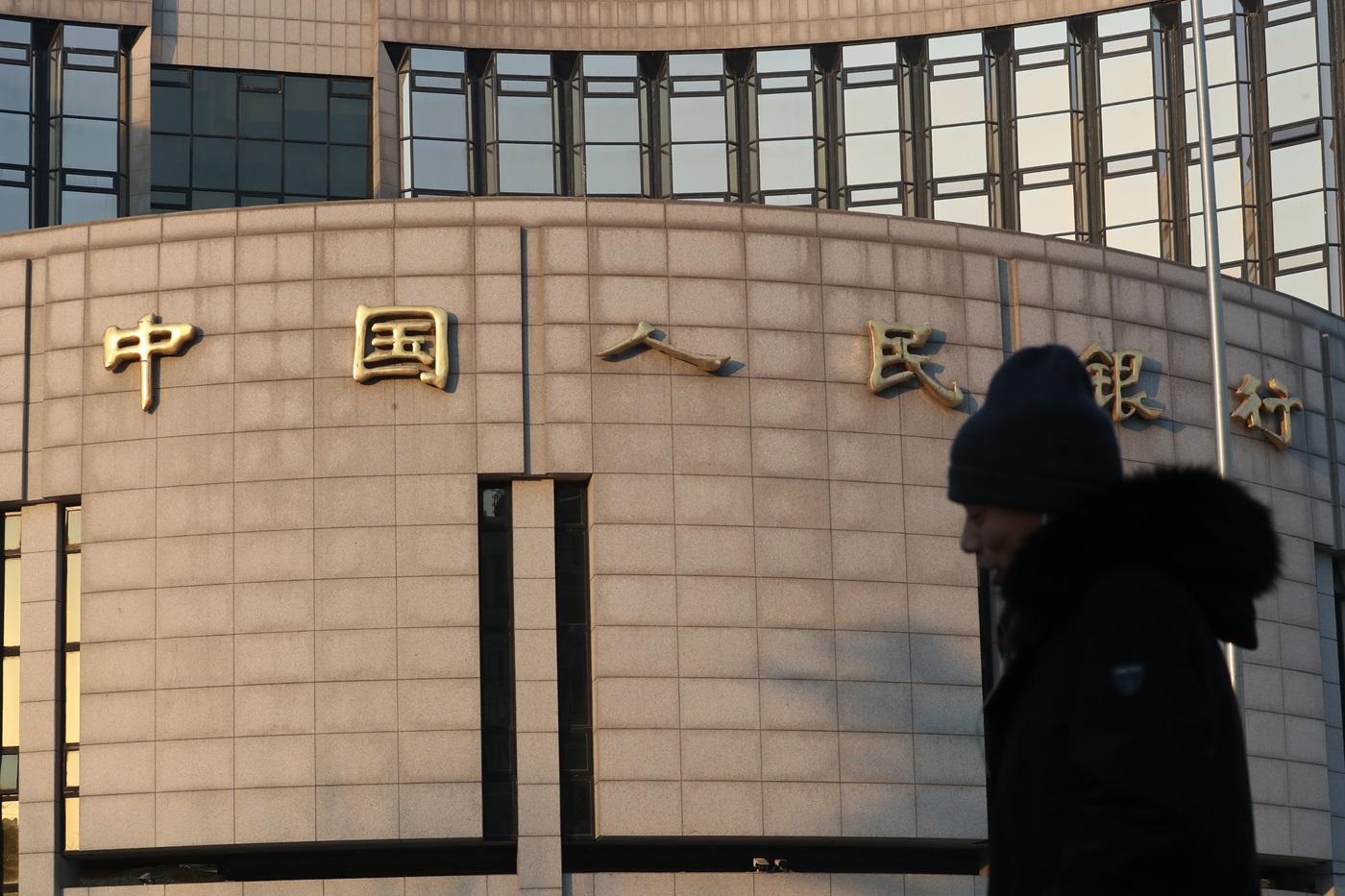 港股曾跌逾500點  資金一面倒博反彈  看好留意恒指牛證