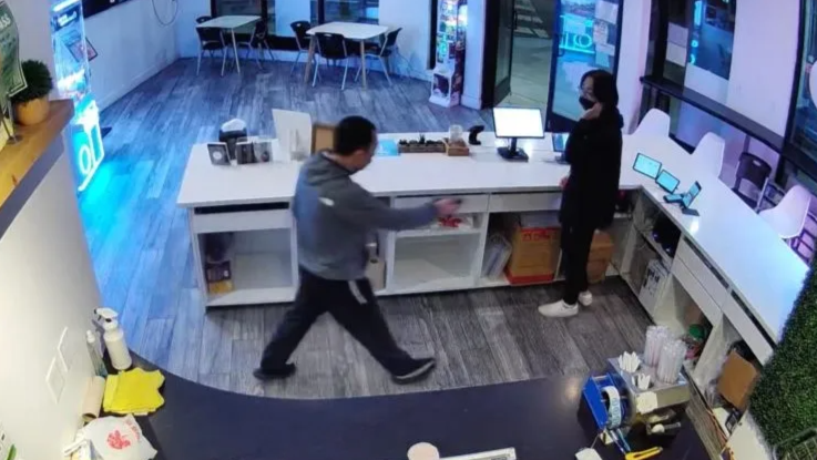 仿效零元購遭求判15年 中國男大呼不公 網民狠批：又蠢又廢