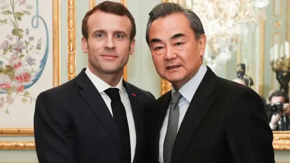 法國總統馬克龍會見外長王毅。(2023年。資料圖片)