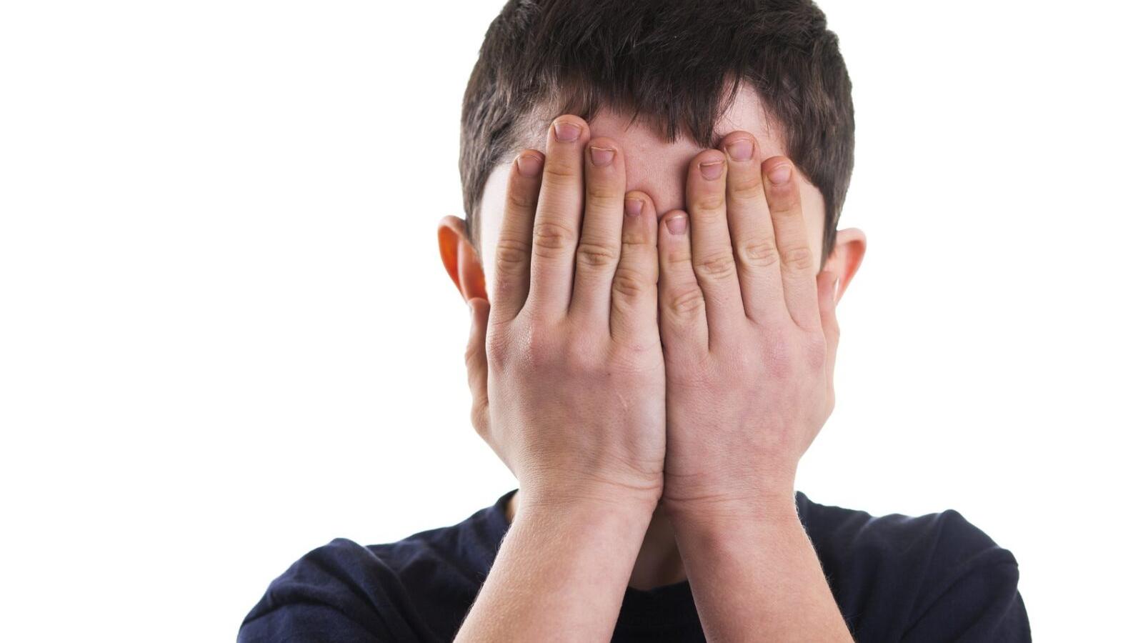 美國代課老師上堂播A片，小學生喊住打比阿媽求助。(網上圖片)