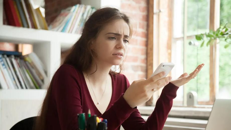 澳洲擬立法保障僱員工作時間外可無視老闆電話。(資料圖片)