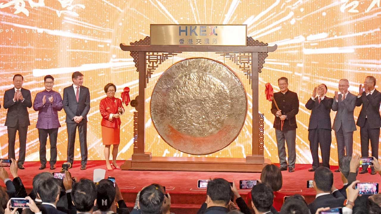 龍年紅盤拗腰高收 保全升紀錄 恒指乾挾132點 短線提防美股回吐