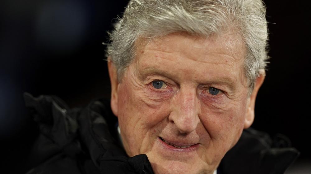 水晶宮主帥鶴臣在訓練場不適送院。(路透社)