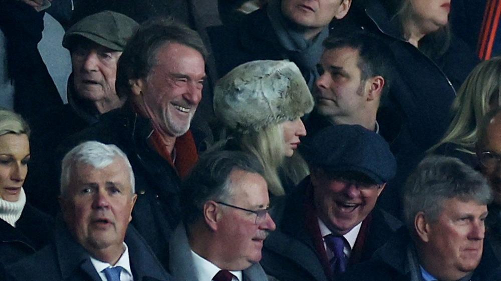 英國首富拉特克里夫購入曼聯25%股權獲批。(路透社)