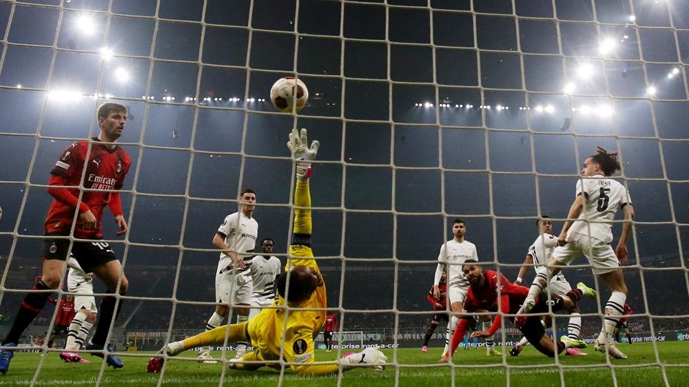 羅夫度斯卓克梅開二度為AC米蘭取勝。(路透社)