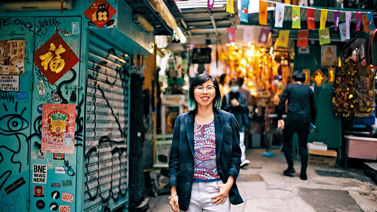 am專訪｜武俠江湖中踽踽獨行 專訪金庸著作譯者 張菁