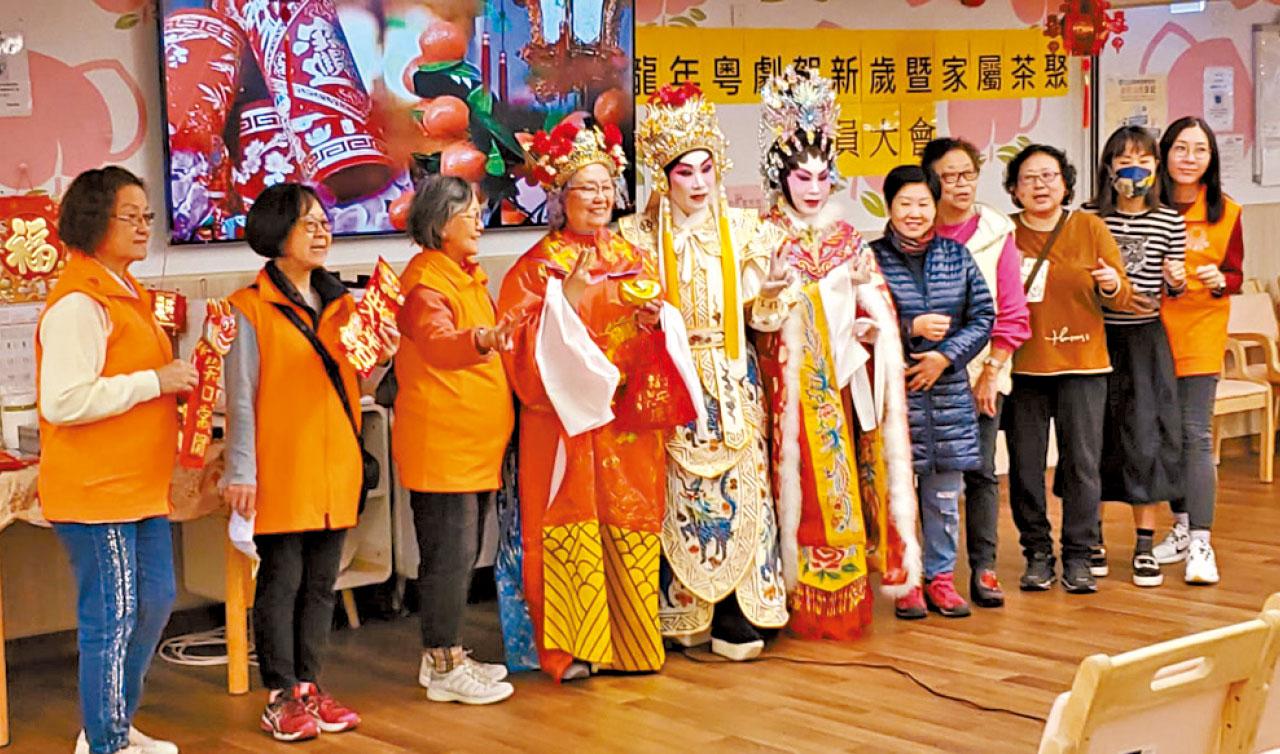 老人院舍拜年後感