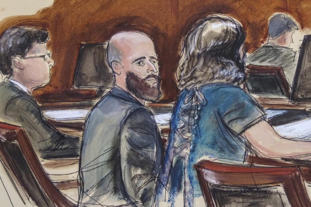 美國中情局前軟件工程師舒爾特（Joshua Schulte）被控向「維基解密」洩漏機密文件，以及管有兒童色情物品早前罪成，周四(1日)在地區法院被判囚40年。 （美聯社繪圖）