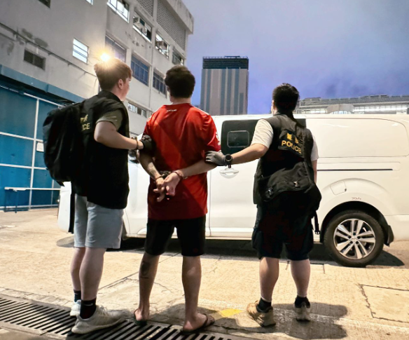 該名男子已被暫控一項「販毒」罪，將於今日在九龍城裁判法院提堂。警方圖片