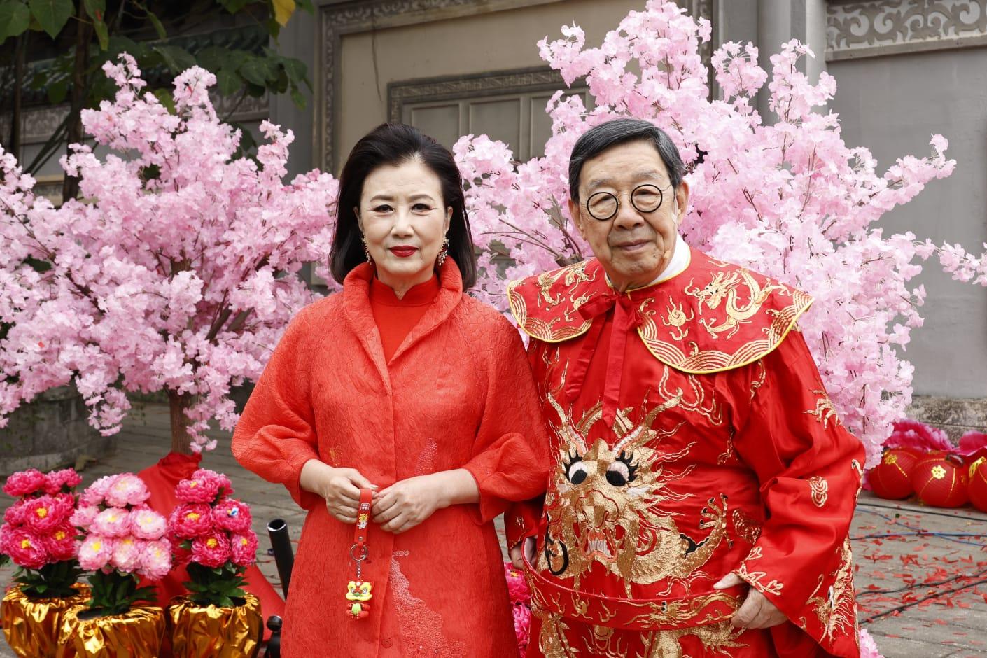 汪明荃歡迎MIRROR來拜年 正月十五跟羅家英出埠開工