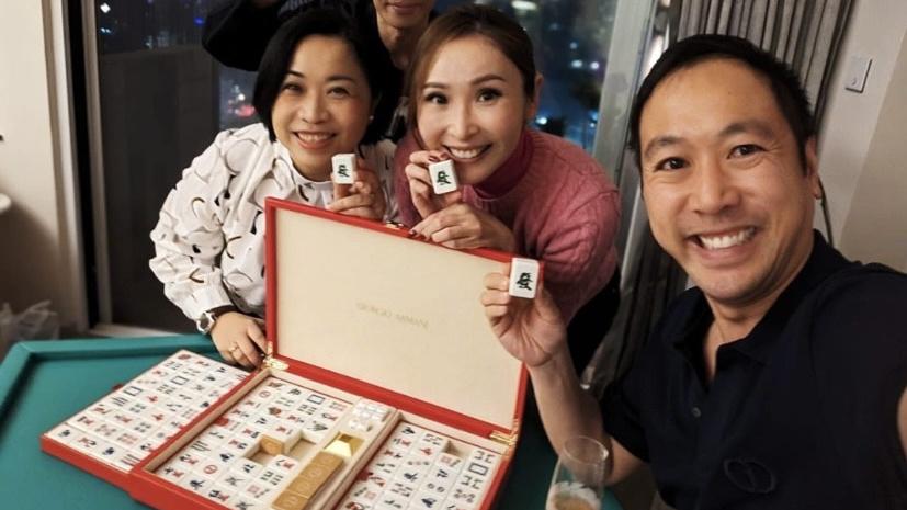 陳貝兒搞《嫁到這世界邊端》團拜 跑馬地豪宅曝光餐具麻雀全用名牌 