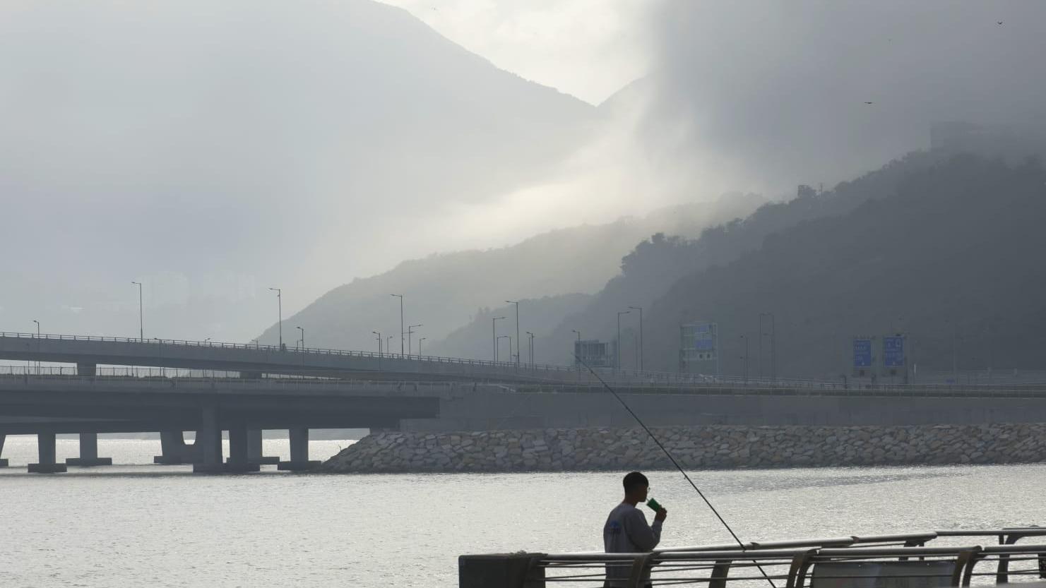 本港近日潮濕多霧。(資料圖片/林俊源攝)