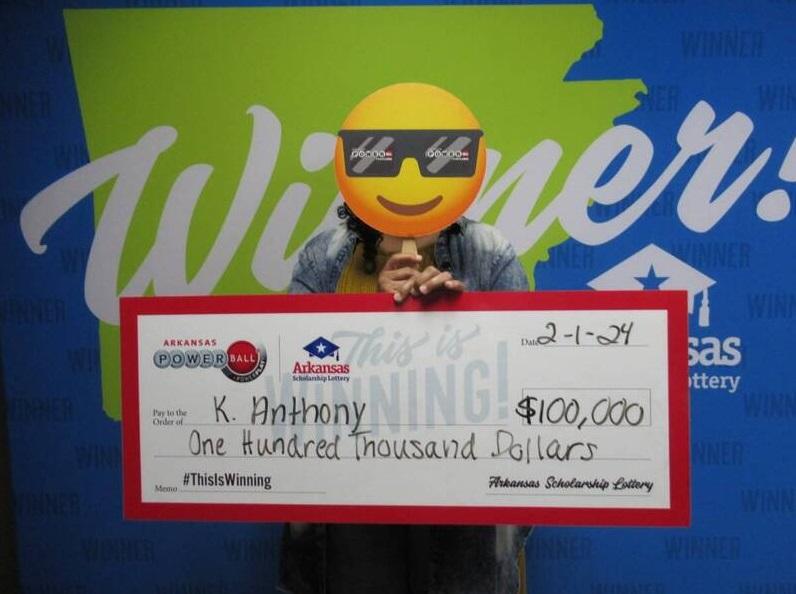 安東妮早前領取10萬美元獎金。(互聯網)