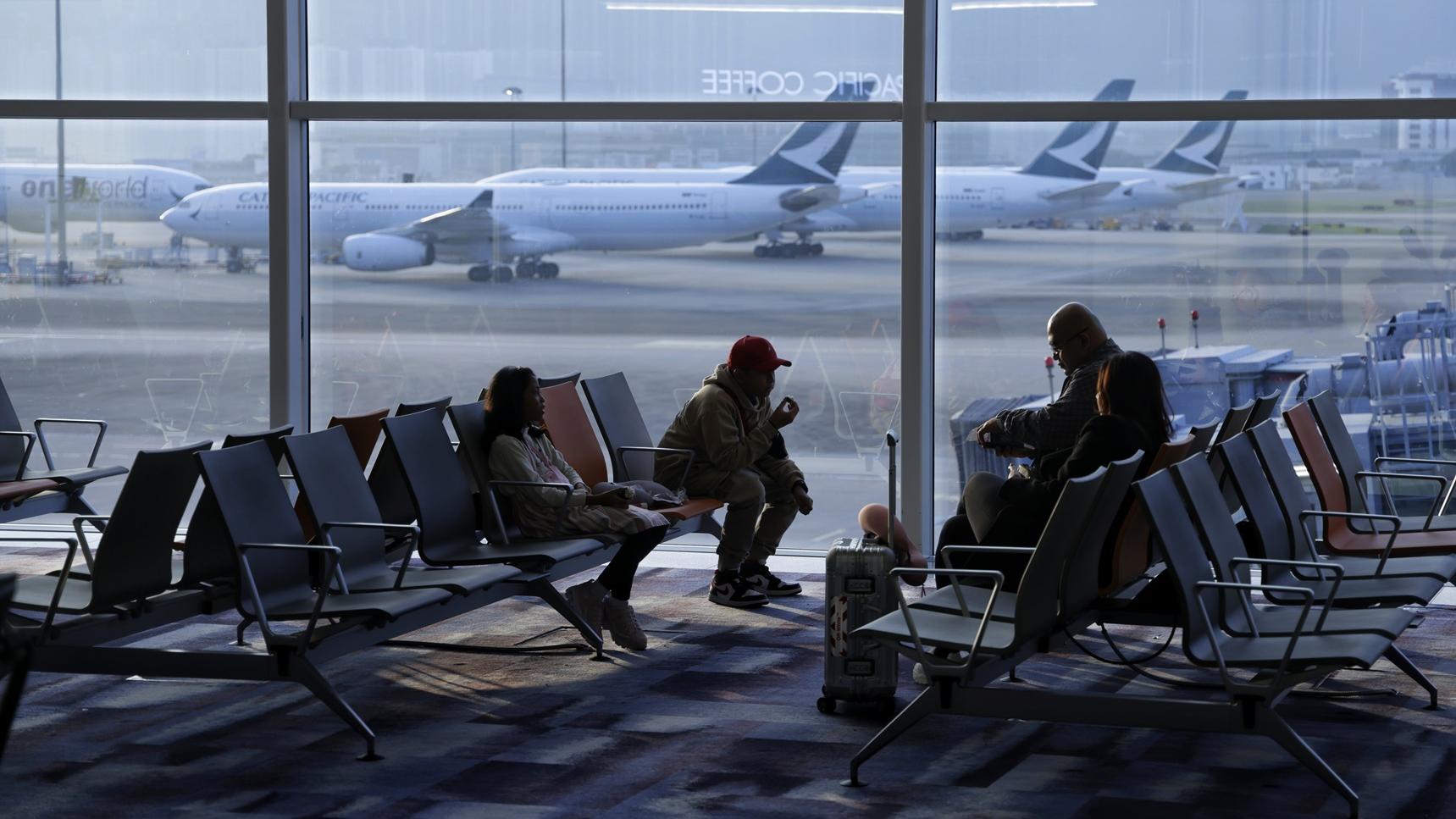 企業數據｜國泰上月客運升66% 向港府派息2.4億