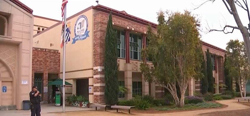 案發的比華利維斯塔中學。(互聯網)