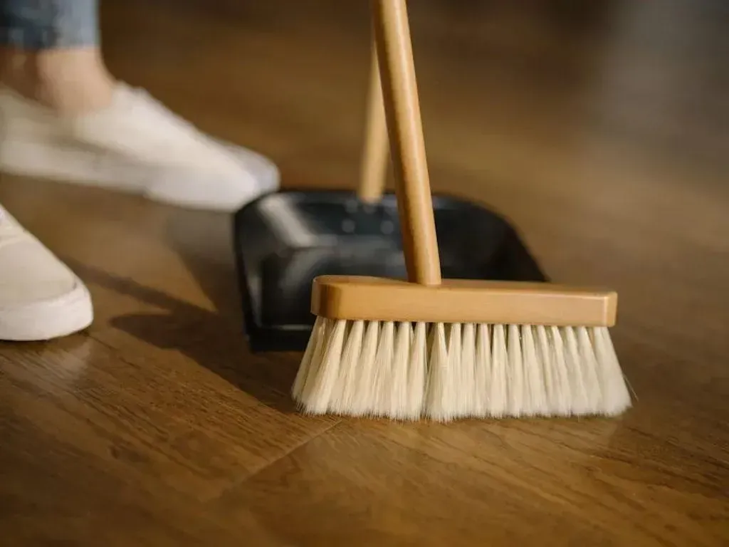 巴西男臀部插掃把急求醫　稱清潔浴室時不慎滑倒釀禍