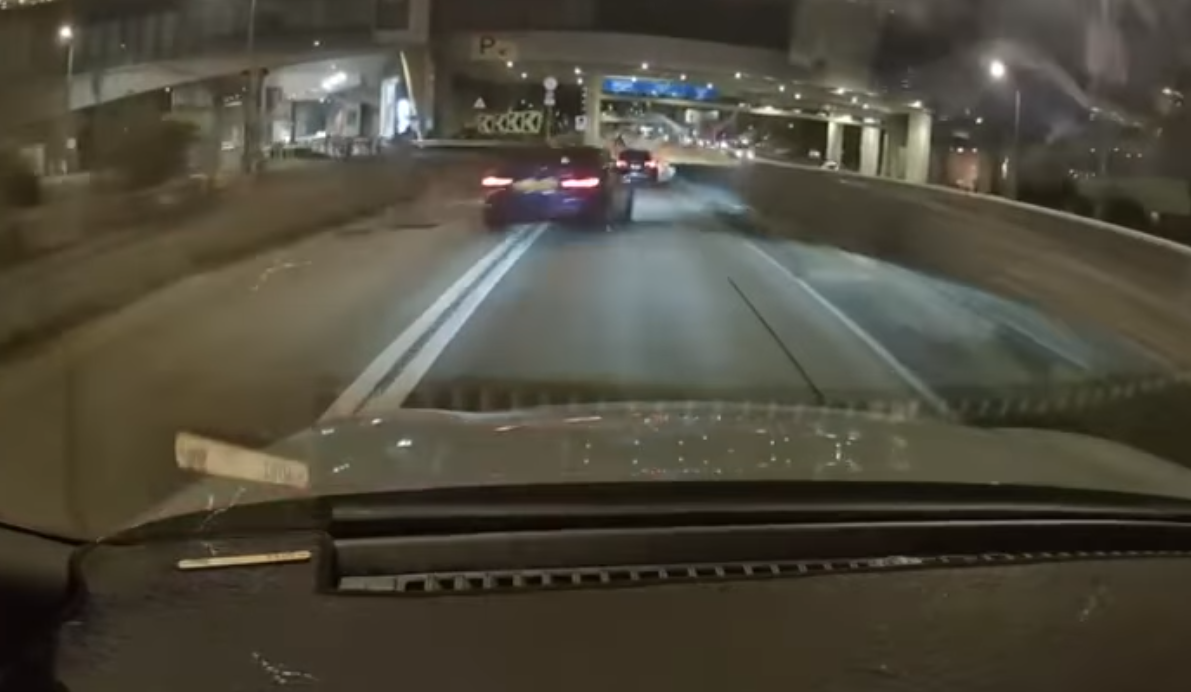 車Cam直擊｜元朗Tesla與私家車學「四驅小子」飆車 1車撼石壆