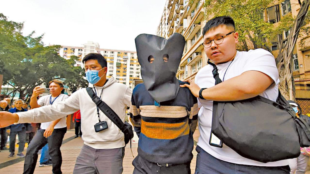 荔景居屋涉經營無牌牙醫診所 兩七旬漢被捕 疑曾九龍城寨行醫