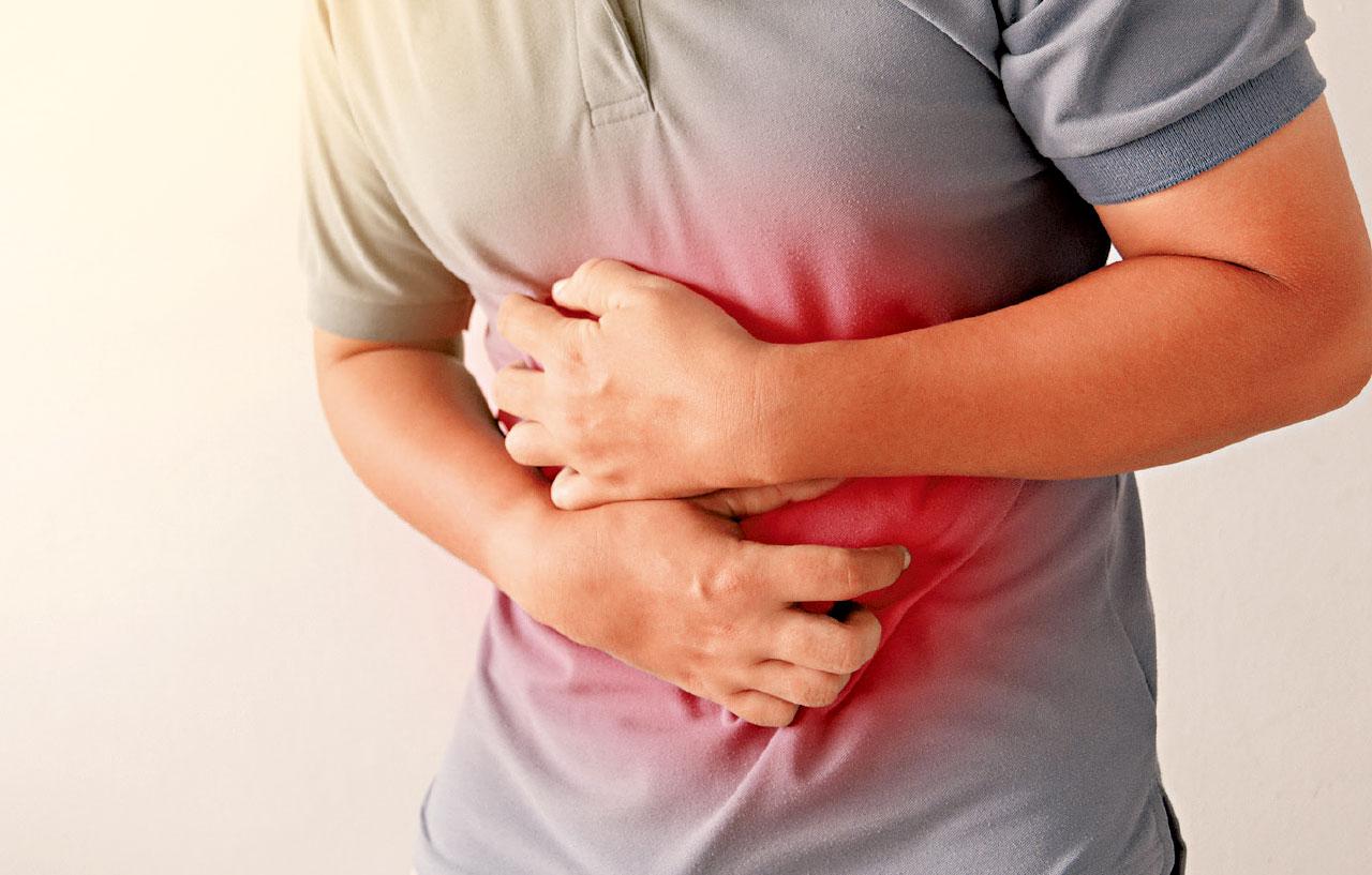 吃飽即睡恐胃酸倒流 應相隔3小時以上 