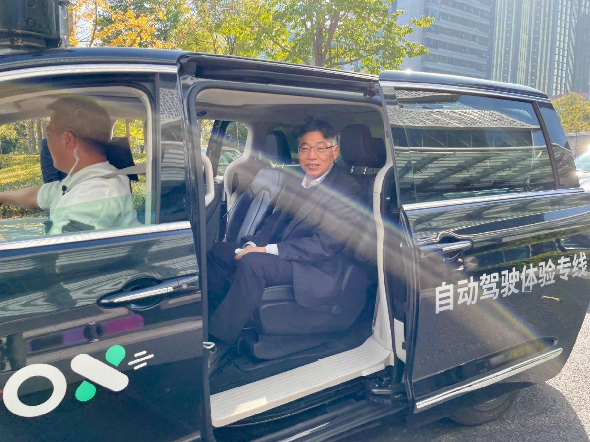 自動車規管制度實施　林世雄：方便業界測試「無人車」作日後應用