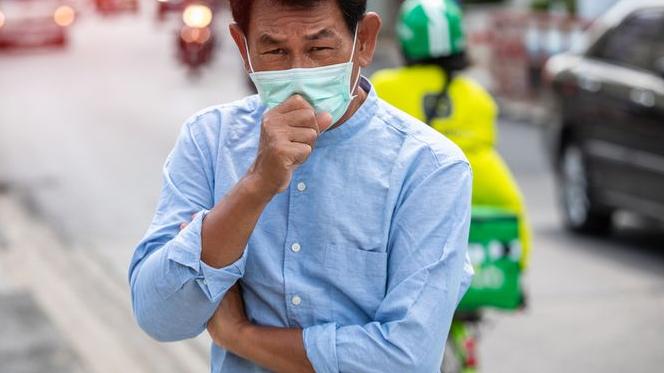 男子打乞嚏竟「主動脈破裂達40cm」　緊急就醫搶救保命