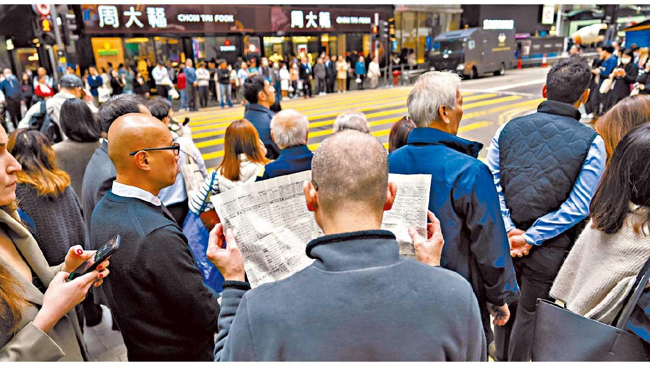 市民斥預算案減甜「懲罰中產」 陳茂波冀諒解政府財政狀况